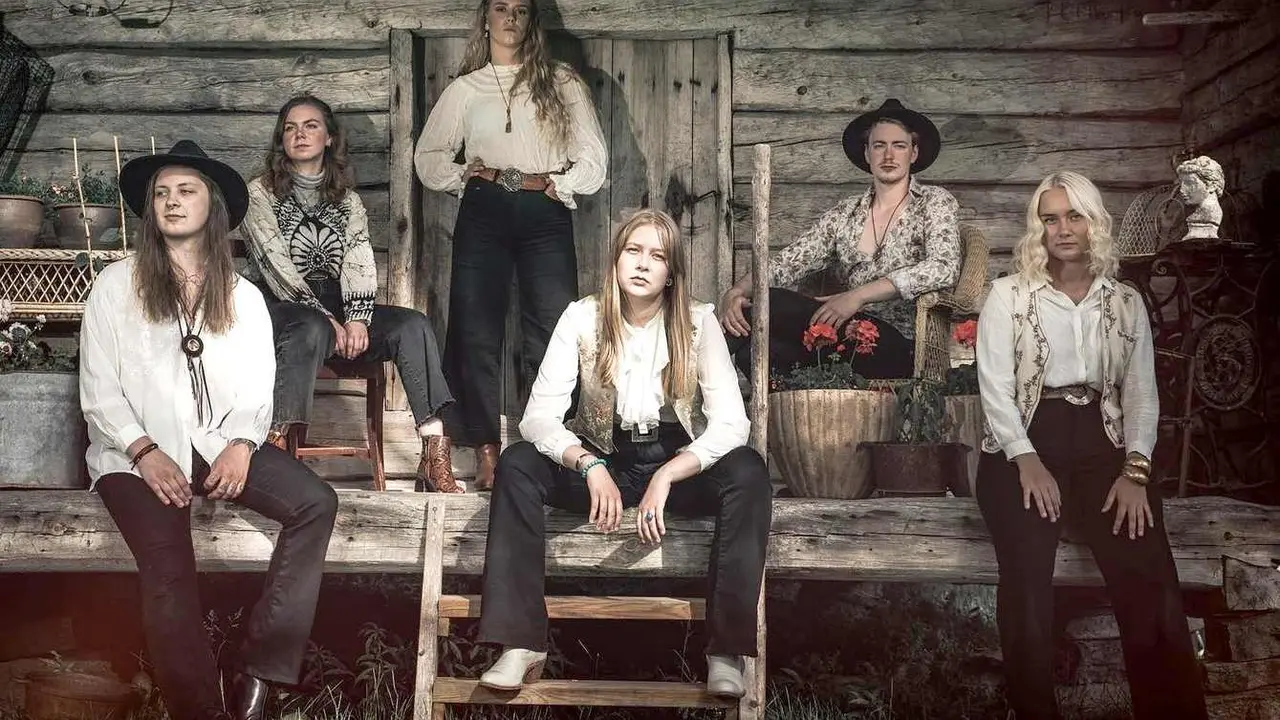 Los suecos Children of the Sün ofrecen un sonido poderoso que fusiona rock, blues y música folk en una experiencia atemporal.