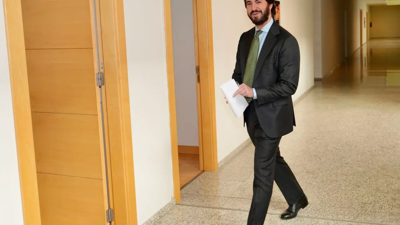 García Gallardo, en la antesala de una rueda de prensa en las Cortes de Castilla y León.