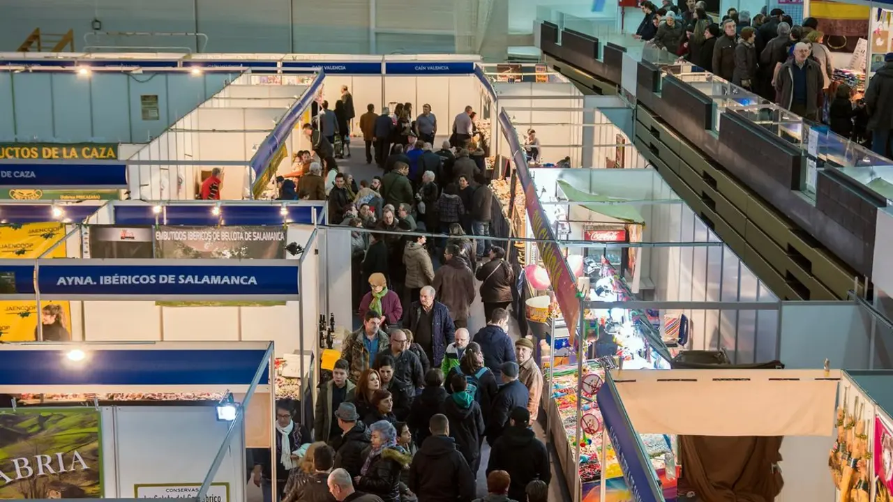 La Feria Agroalimentaria 'Villa de Bembibre' contará con 40 expositores, uno de ellos de quesos franceses.