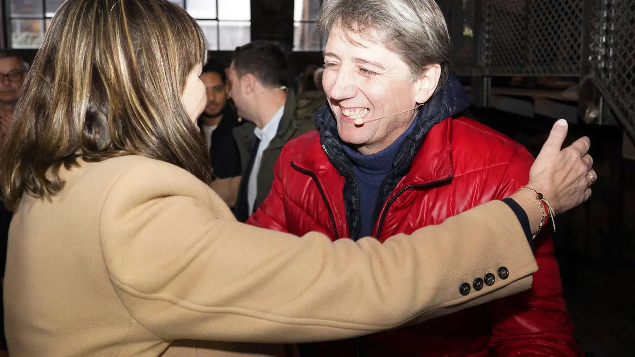 Carlos Martínez en su visita al Bierzo.