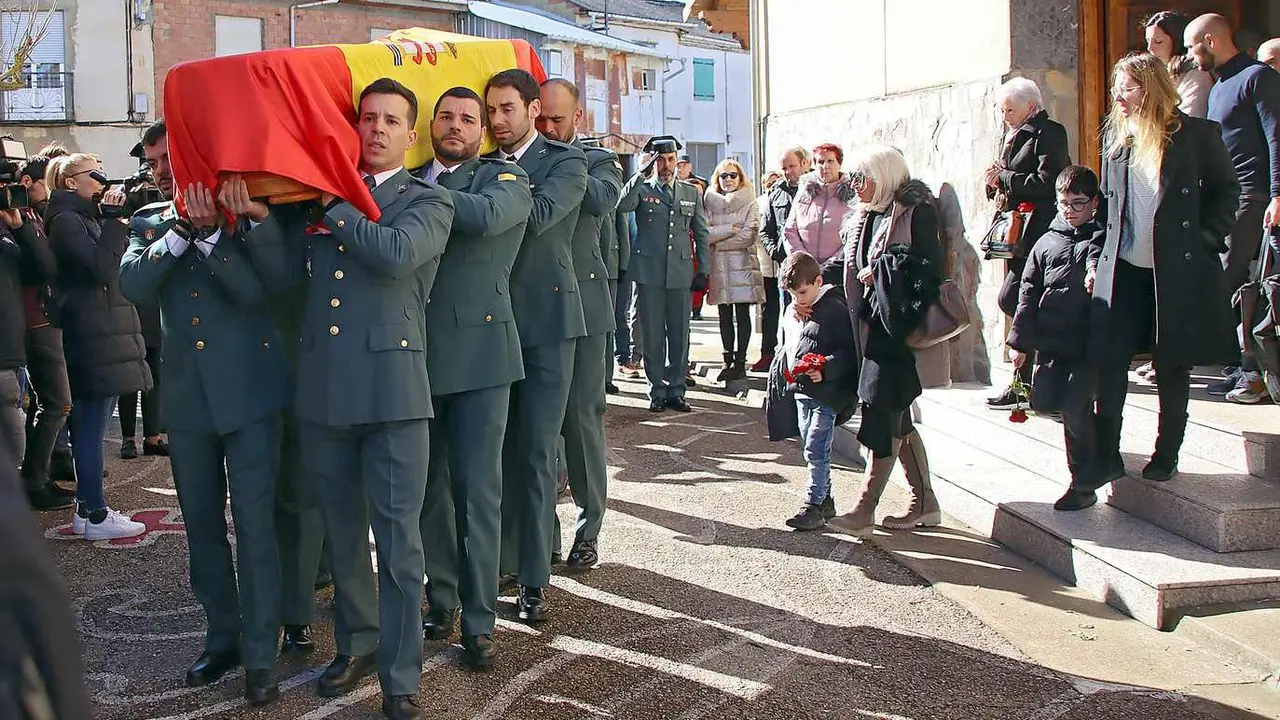Funeral en Nogarejas (León) por el guardia civil asesinado David Pérez Carracedo. Foto: Peio García