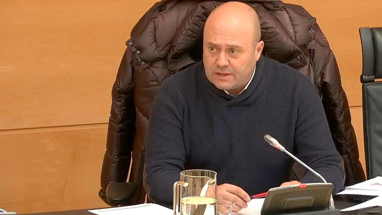 Javier Campos, durante la comisión de Educación.