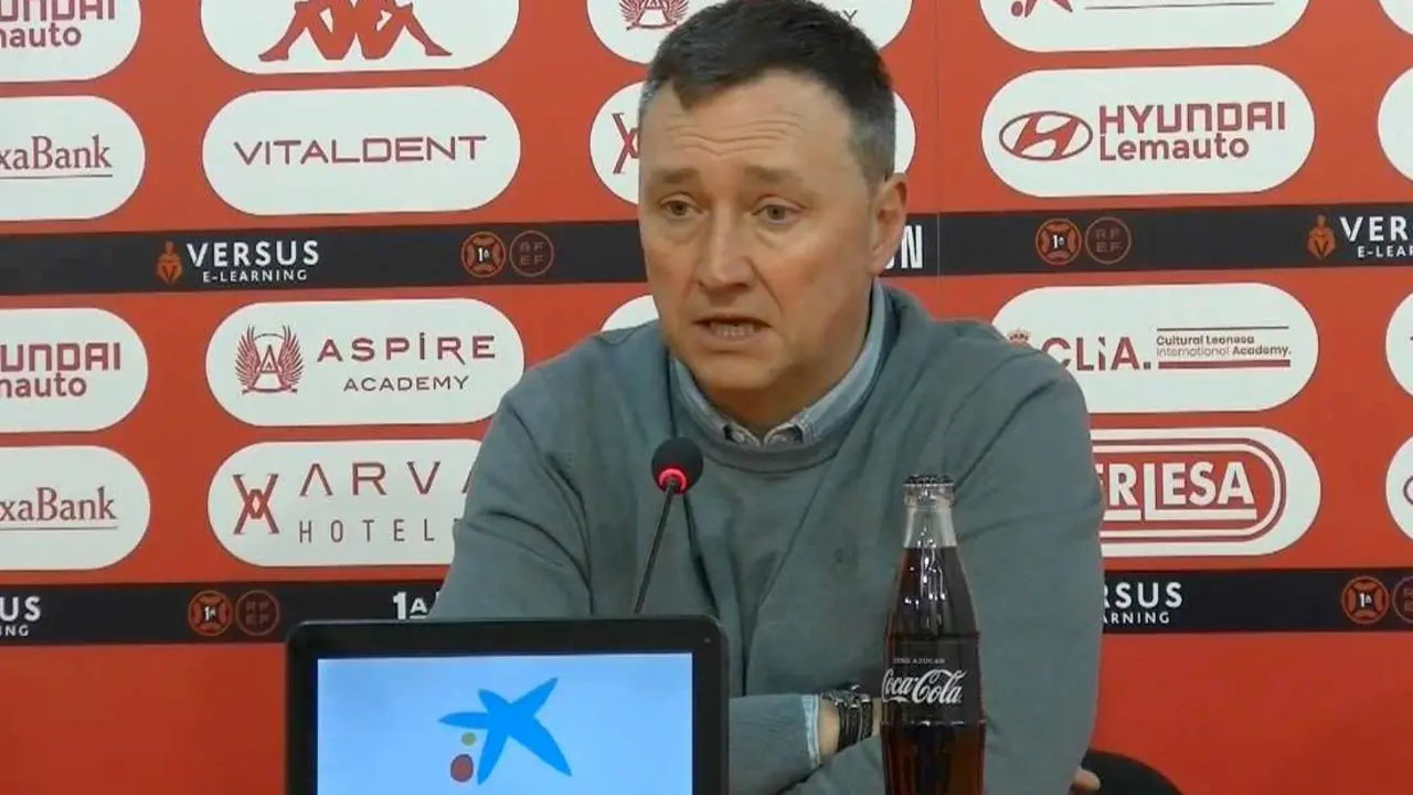 Raúl Llona, durante la rueda de prensa de este viernes.
