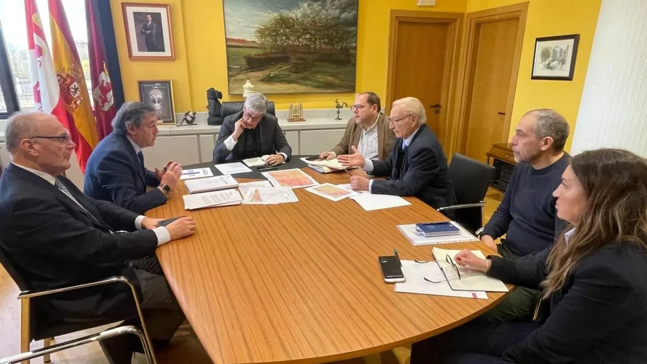 Reunión en la Delegación Territorial de León.