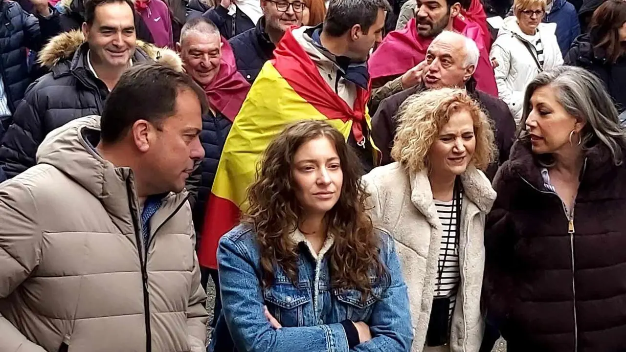 La presidenta del PP leonés, Ester Muñoz, durante la marcha.