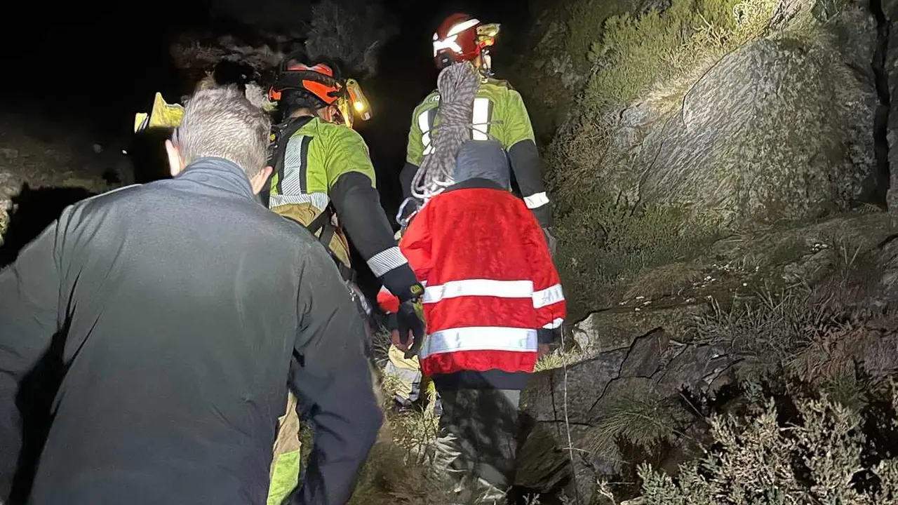 Imagen del operativo de rescate durante su intervención.