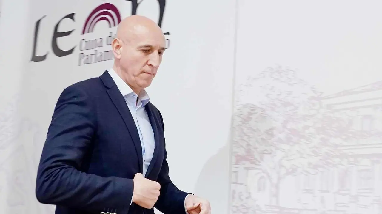 El alcalde de León, José Antonio Diez, momentos antes de su rueda de prensa. Foto: Campillo