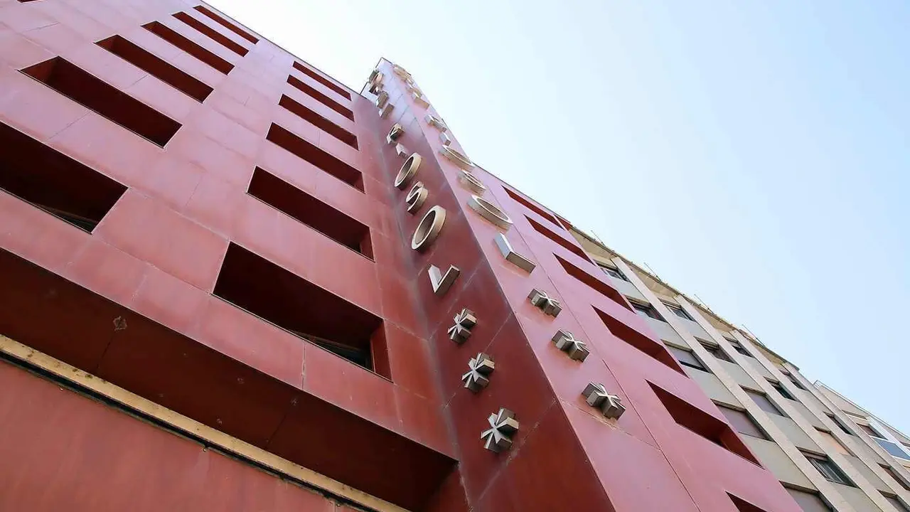 Fachada del Hotel Riosol en León.