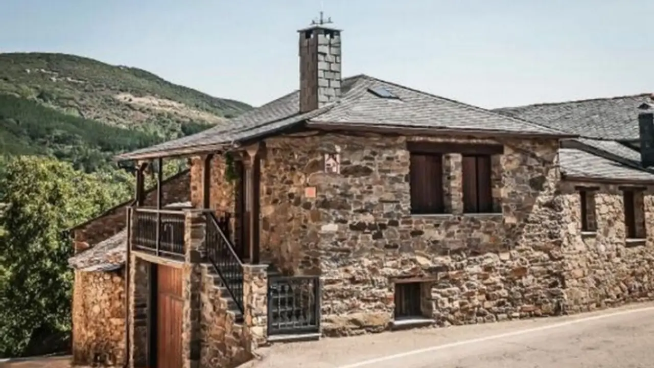 Imagen de una casa rural en la provincia de León.