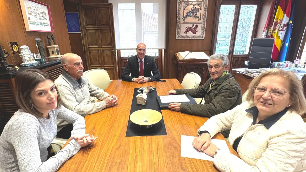 El Ayuntamiento de León colabora con la Federación de Jubilados en la XXV Convivencia Provincial.