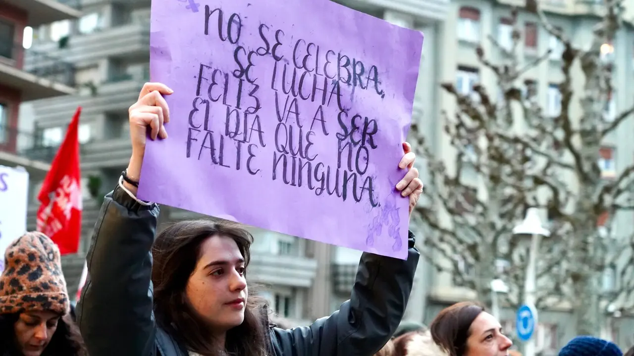 Manifestación convocada por la Comisión 8M de León en la que participa la vicesecretaria general del PSOE de Castilla y León, Nuria Rubio, y la secretaria de Igualdad del PSOE de Castilla y León, Lorena del Valle entre otras autoridades.
