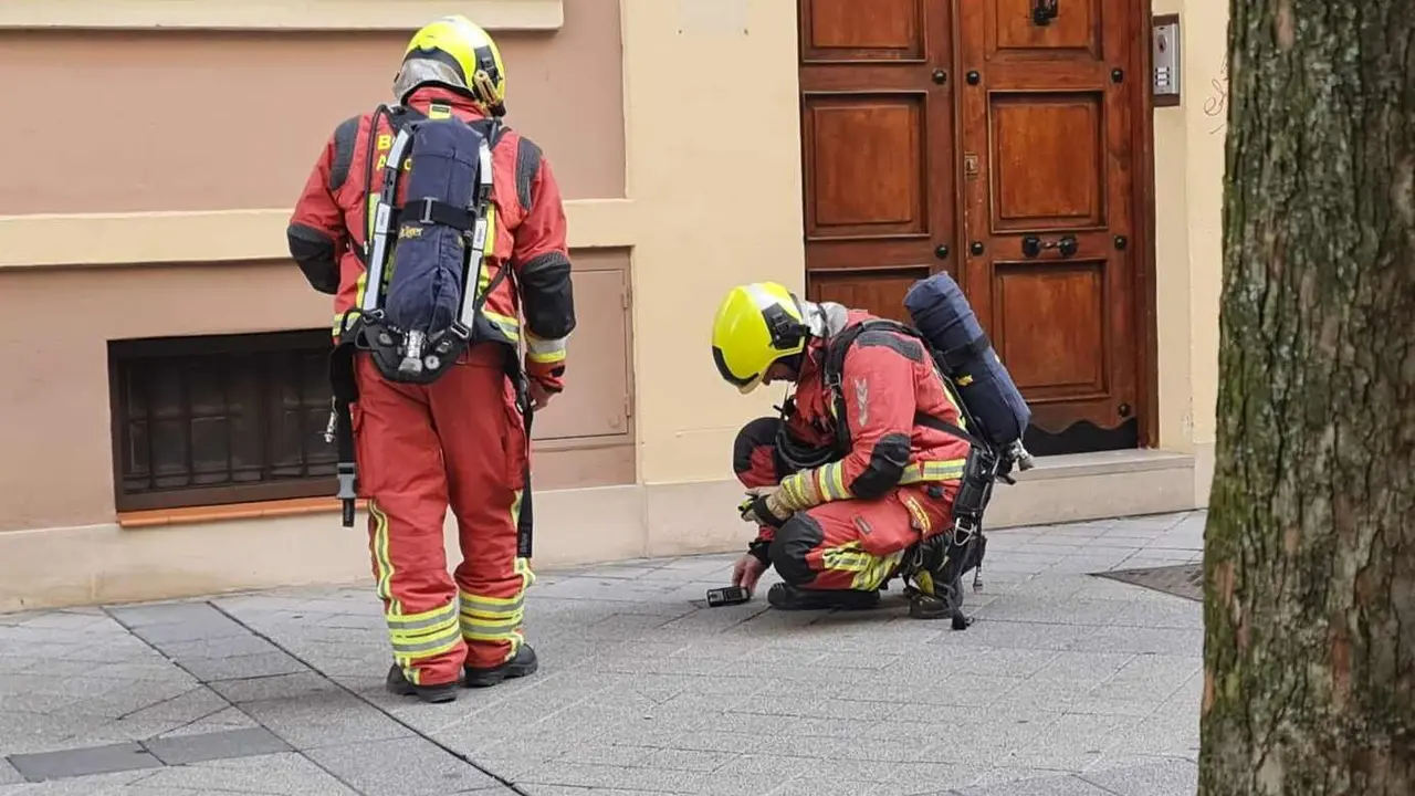 Bomberos de León, durante una intervención en León capital.
