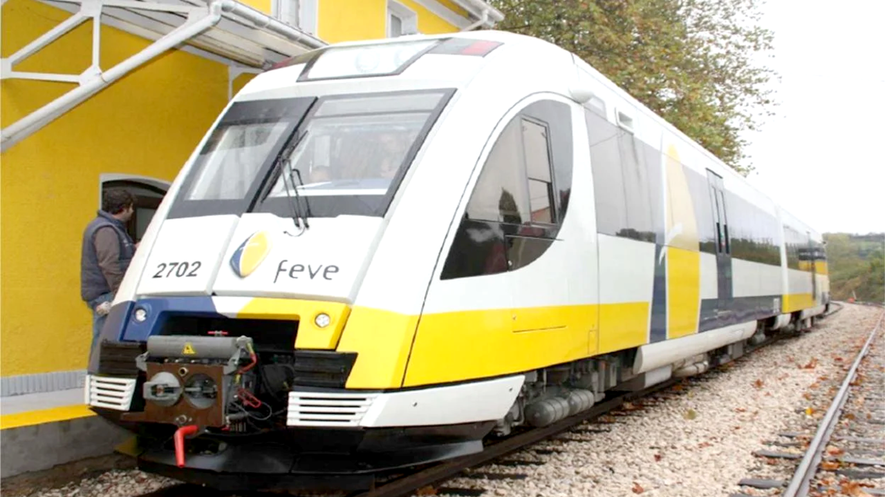 Renfe activará el lunes un teléfono gratuito de información para los usuarios del Cercanías León-Guardo.