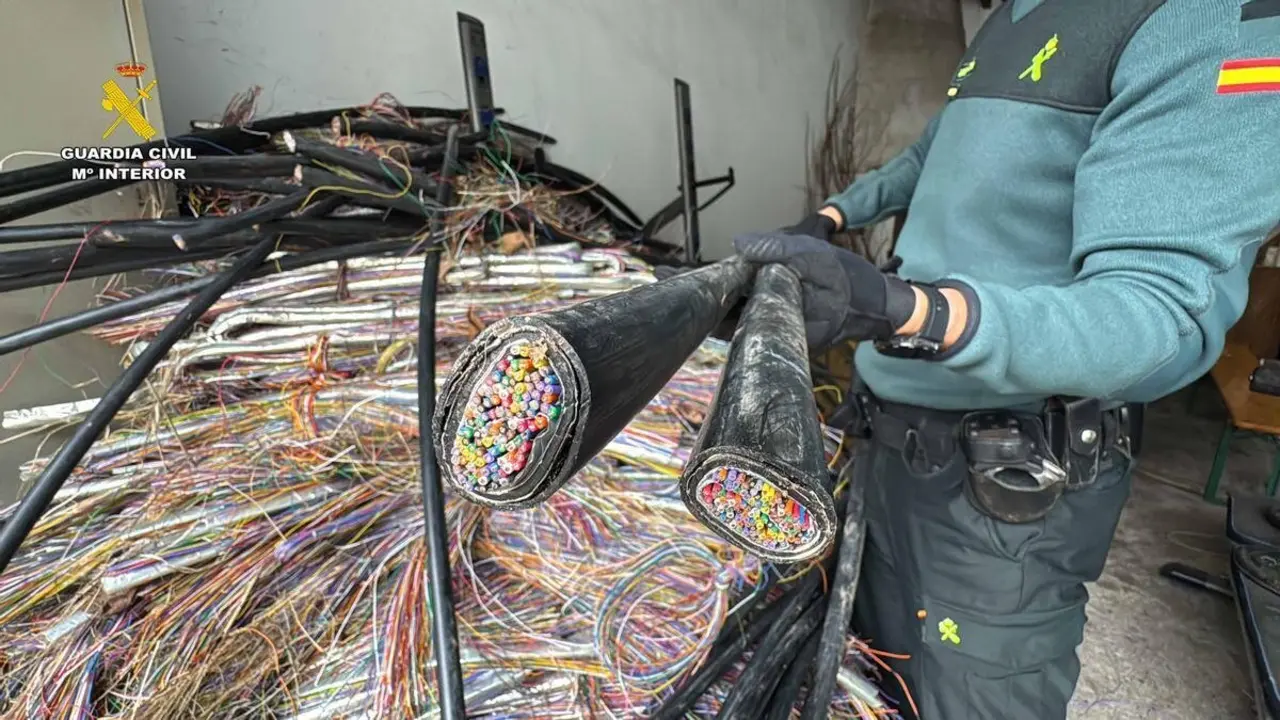 La Guardia Civil ha recuperado 2,7 toneladas de cobre.