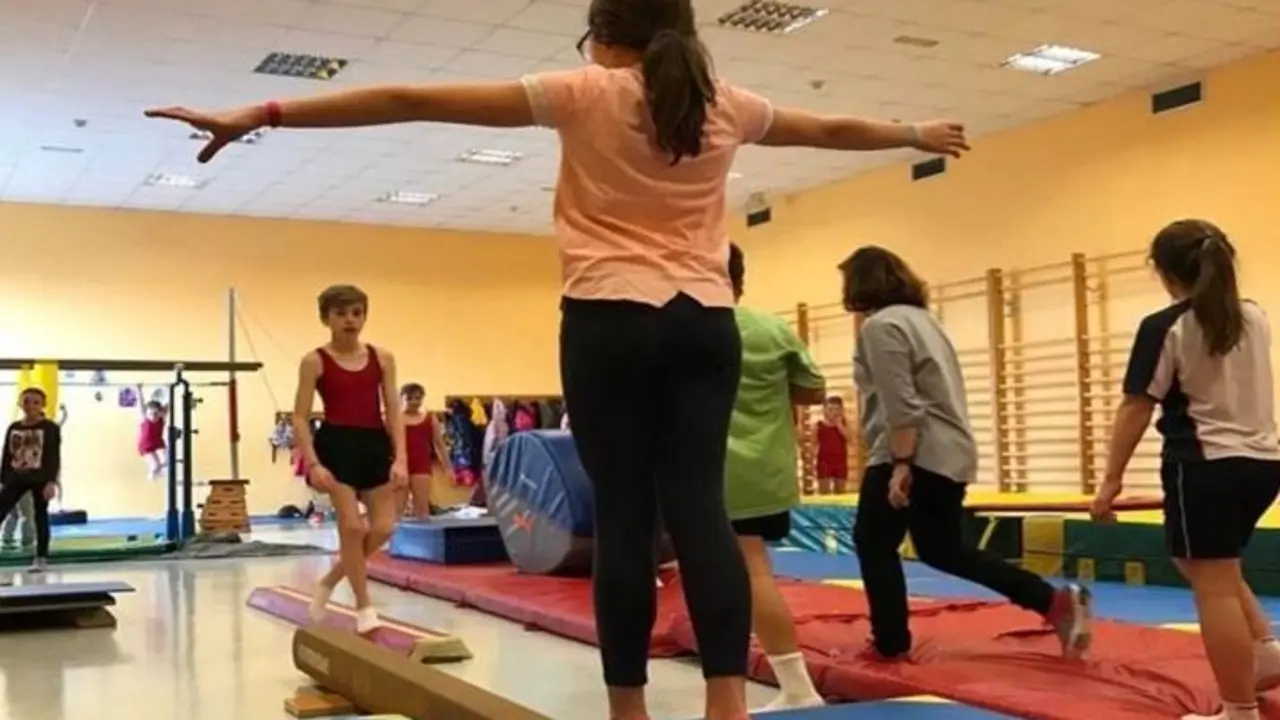 Las Escuelas Deportivas Municipales organizan actividades de tiro con arco, gimnasia artística y fútbol sala.