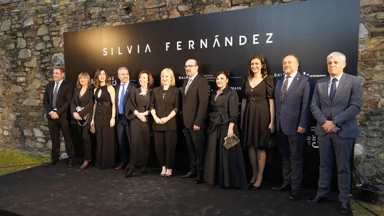 Las diferentes autoridades en la Semana de la Moda en Ponferrada.