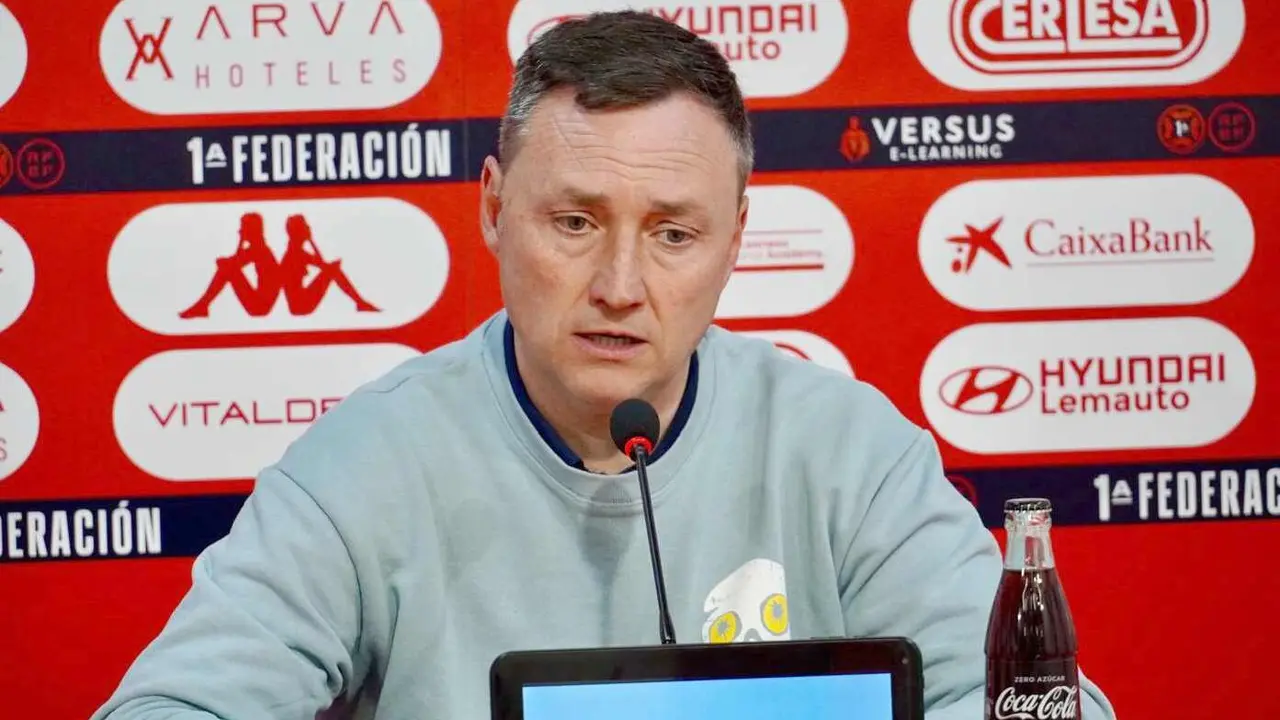Raúl Llona, durante la rueda de prensa de este viernes.