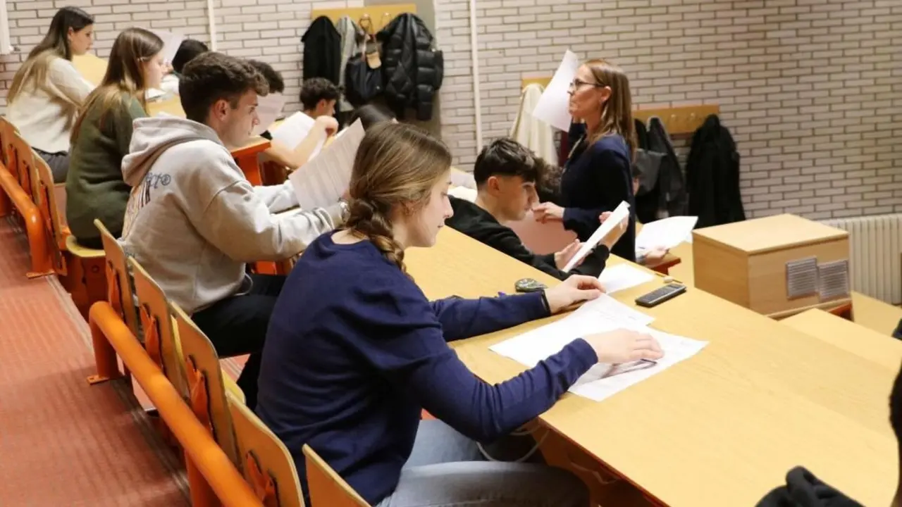 76 estudiantes participan en la fase local de la XVI Olimpiada de Economía de la ULE.