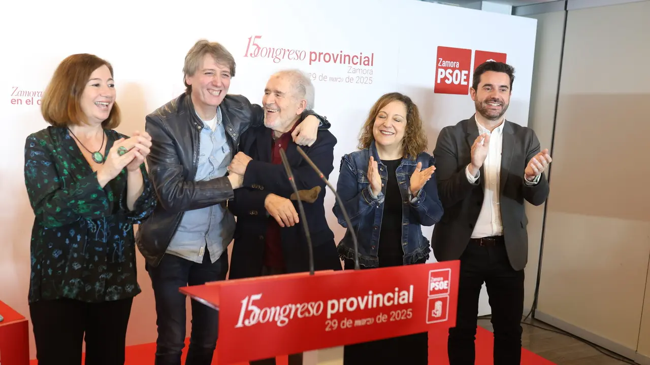 Carlos Martínez y la presidenta del Congreso de los Diputados, Francina Armengo, asisten al XV Congreso Provincial del Partido Socialista de Zamora. Foto: JL Leal.