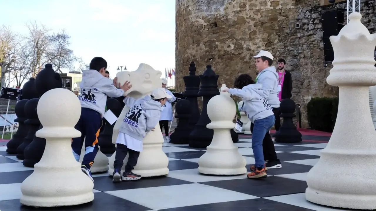 Valencia de Don Juan se convierte en un juego de ajedrez con Pequeños Gigantes.9