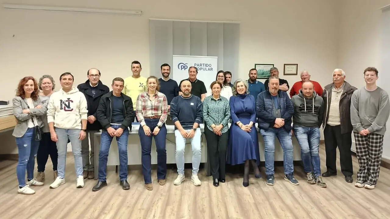 Reunión de la presidenta del PP de León con alcaldes y portavoces de municipios de la Ribera del Esla y del Porma.
