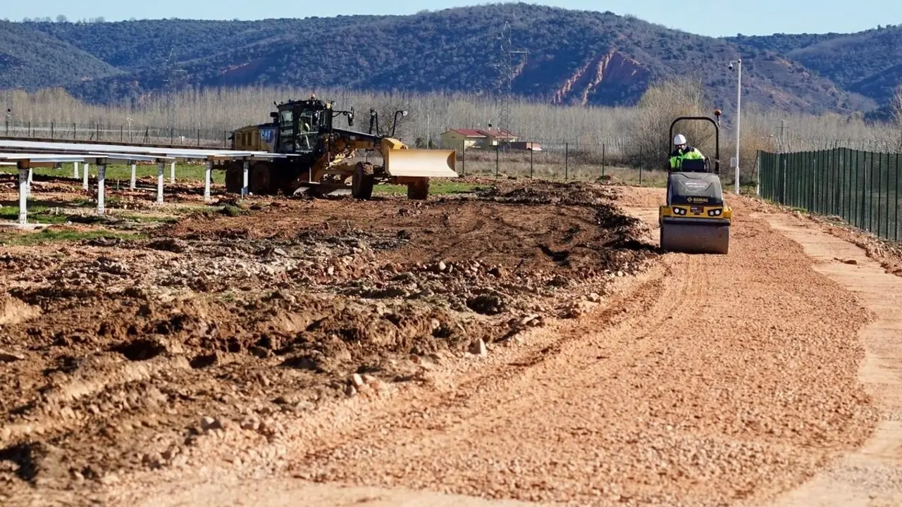La Consejería de Agricultura, Ganadería y Desarrollo Rural impulsa la transformación en regadío de casi 700 hectáreas de secano pertenecientes a la localidad leonesa de Valderas por 19 millones de euros.