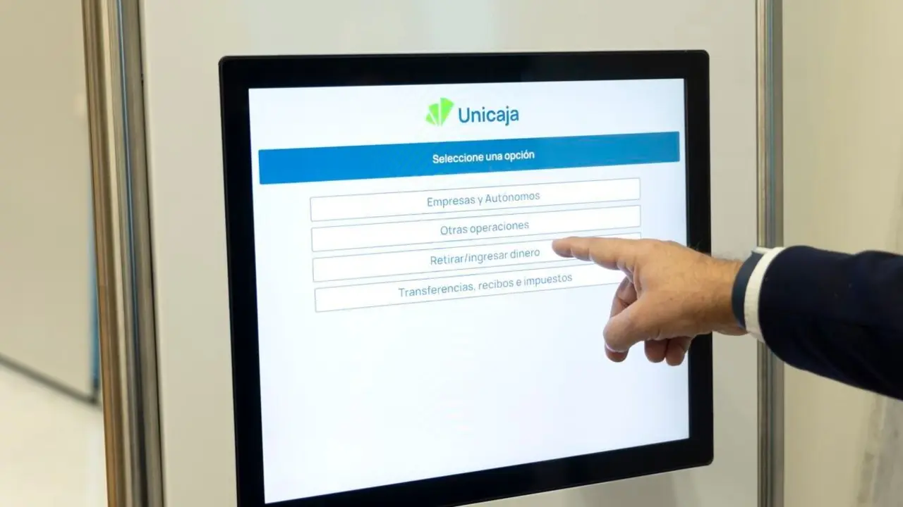 Unicaja pone en marcha un centro de atención a empresas especializado en confirming.