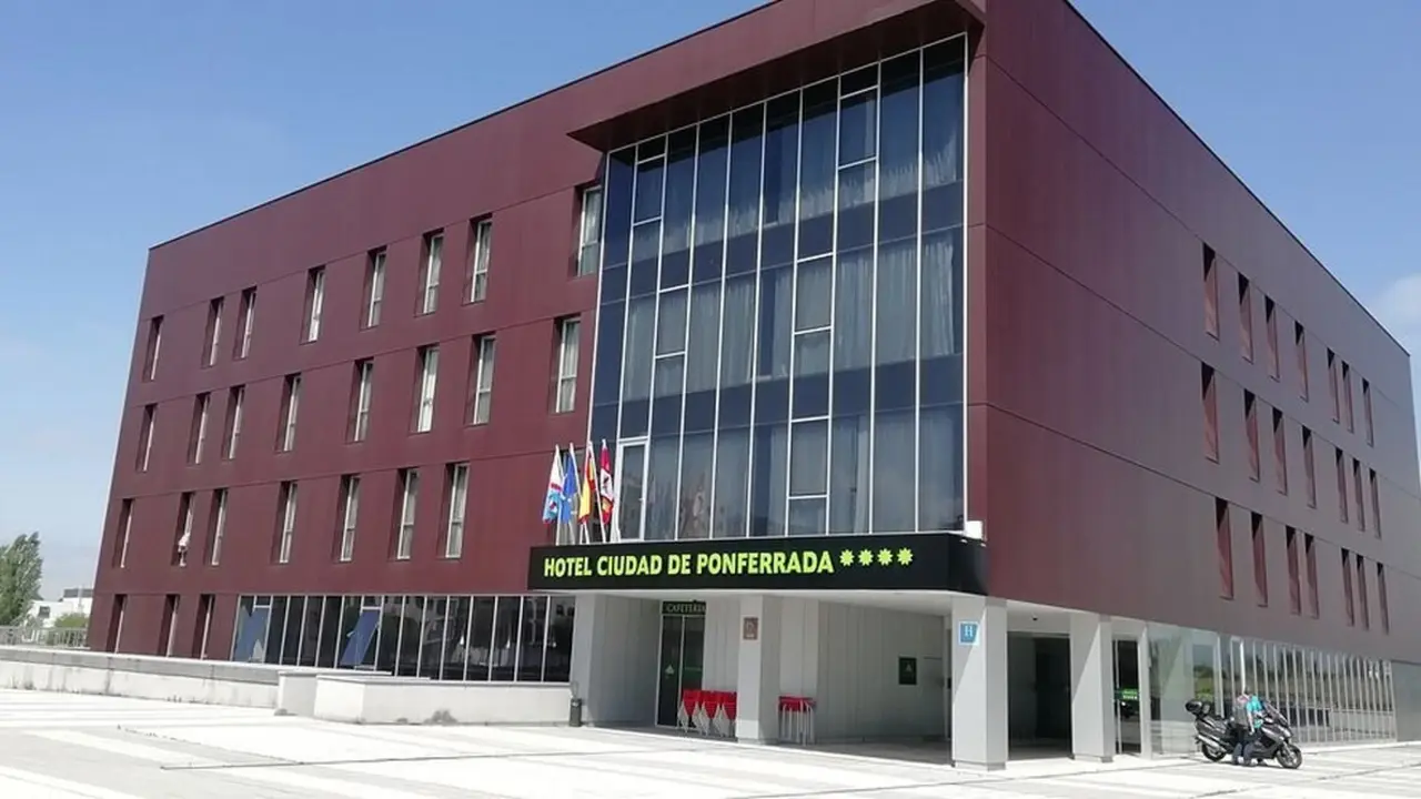 Exterior del Hotel Ciudad de Ponferrada.
