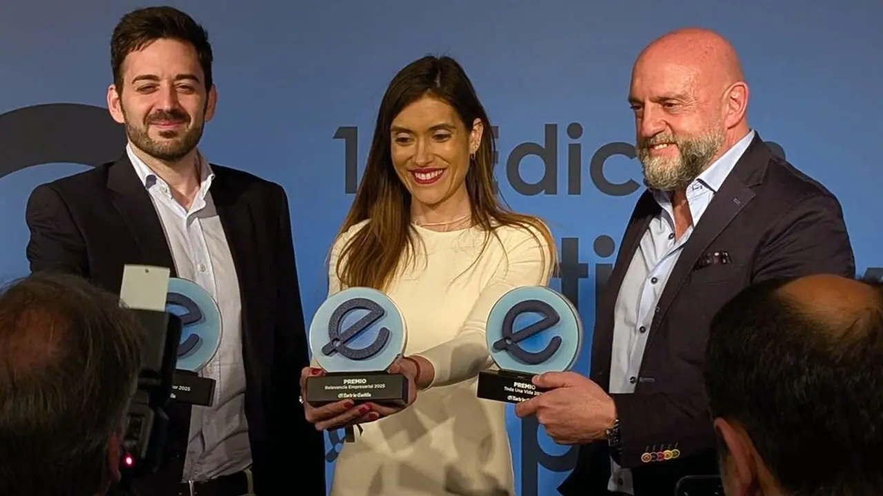 Somos Hijolusa, recibe el Premio "Toda una Vida" en los XV Premios Castilla y León Emprende.