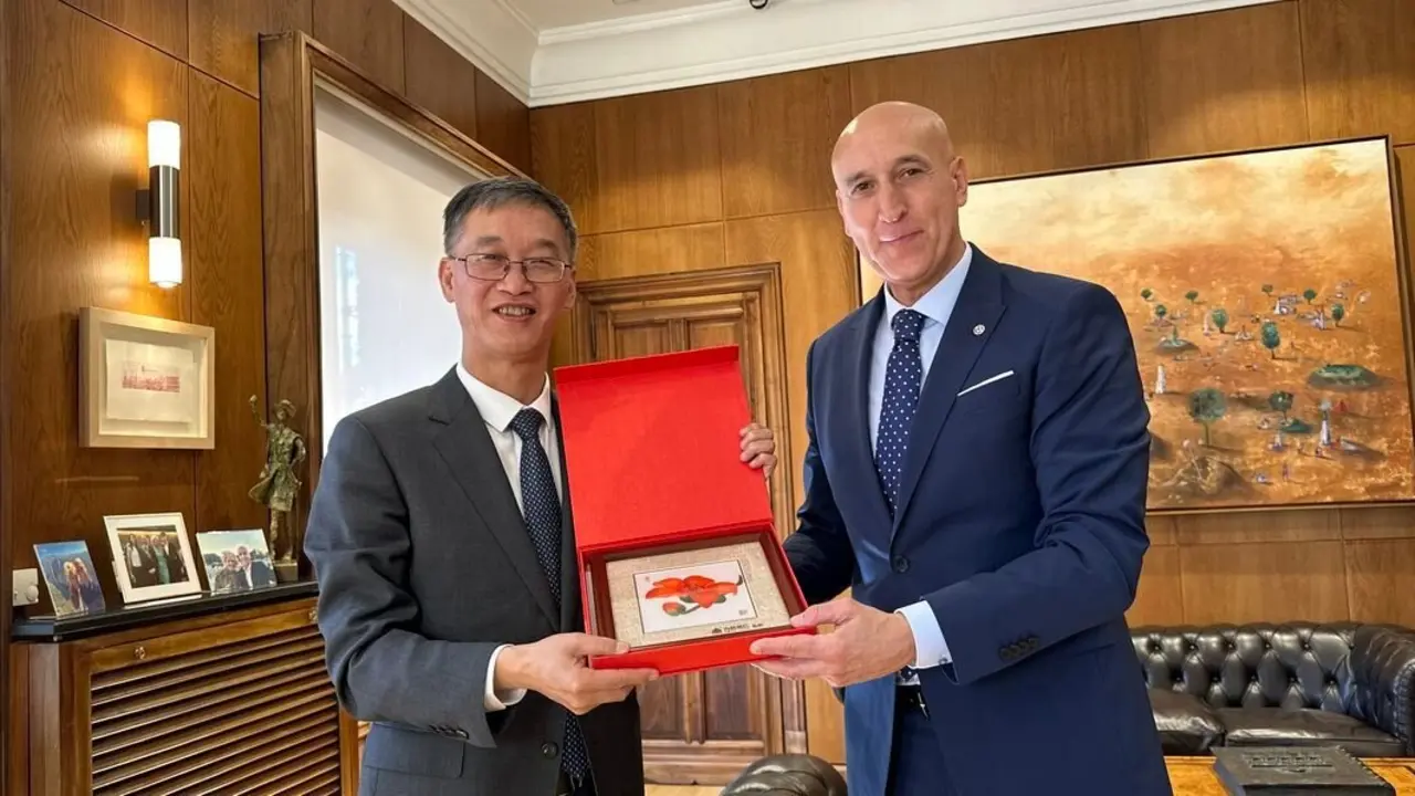 Embajador de China en España.