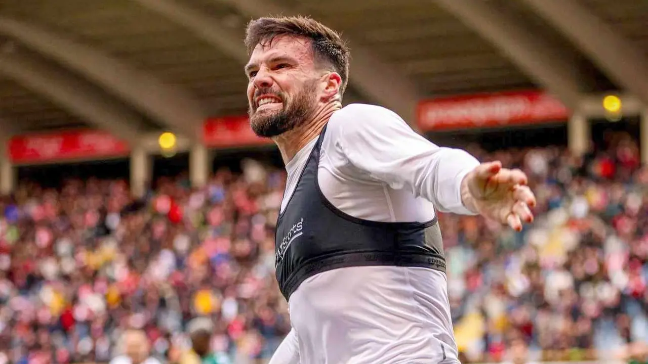 Eneko Satrústegui celebra el gol de la victoria en el minuto 88. Foto: CyDLeonesa