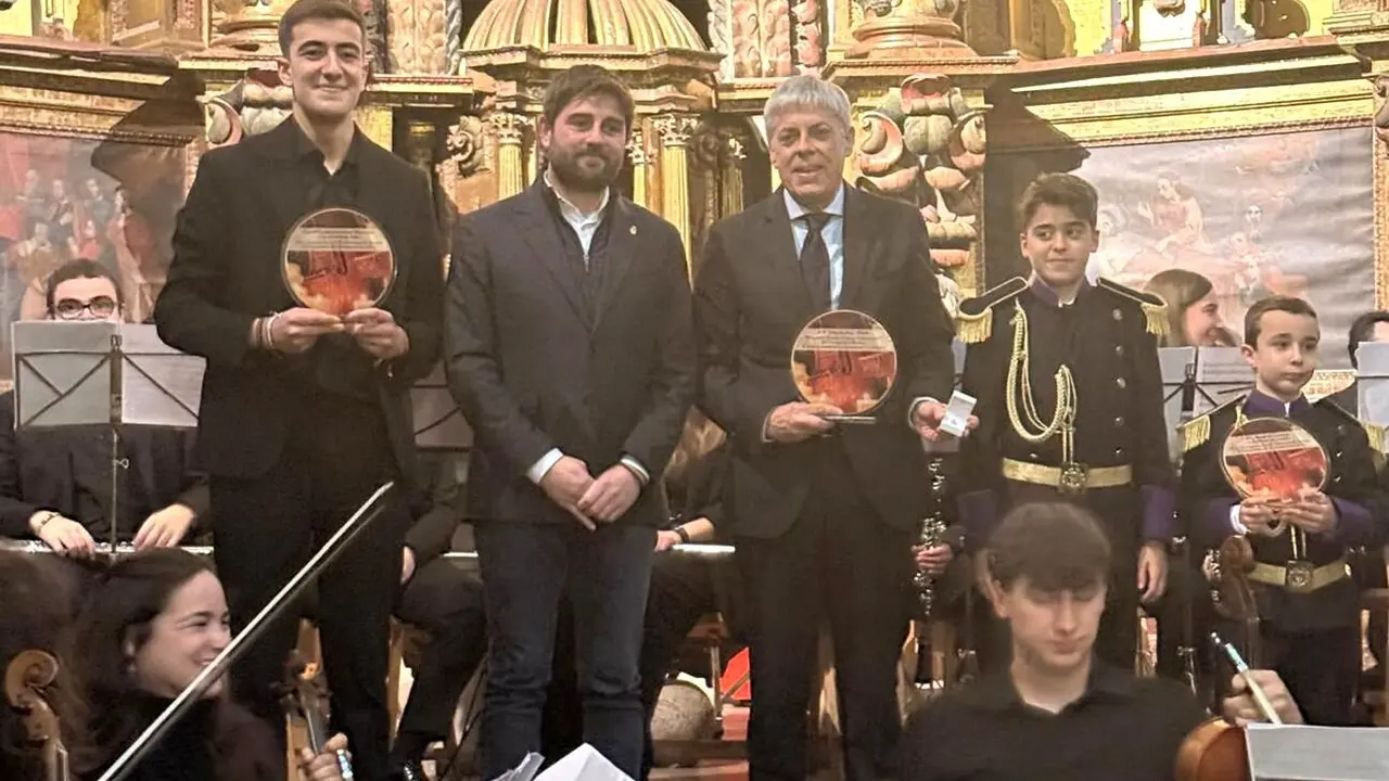 El delegado territorial de la Junta en León, Eduardo Diego, ha sido el pregonero de la Semana Santa de Carrizo de la Ribera.