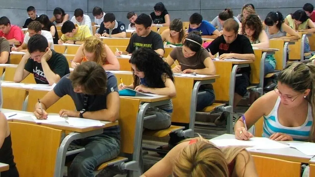 El 37% de los estudiantes de Castilla y León elige FP de Grado Medio frente al 71% que se decanta por Bachillerato.