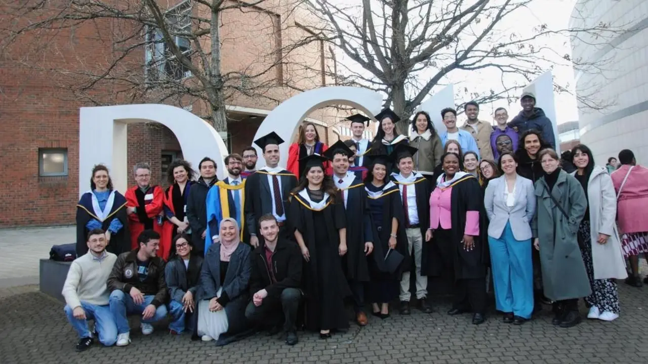 La primera promoción del Máster Universitario Europeo en Derecho, Datos e Inteligencia Artificial de la ULE se gradúa en Dublín.
