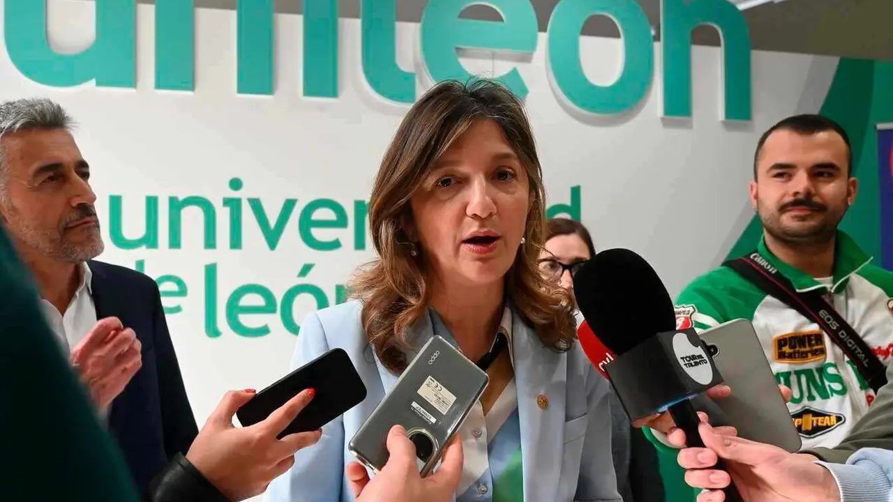La rectora de la Universidad de León, Nuria González.
