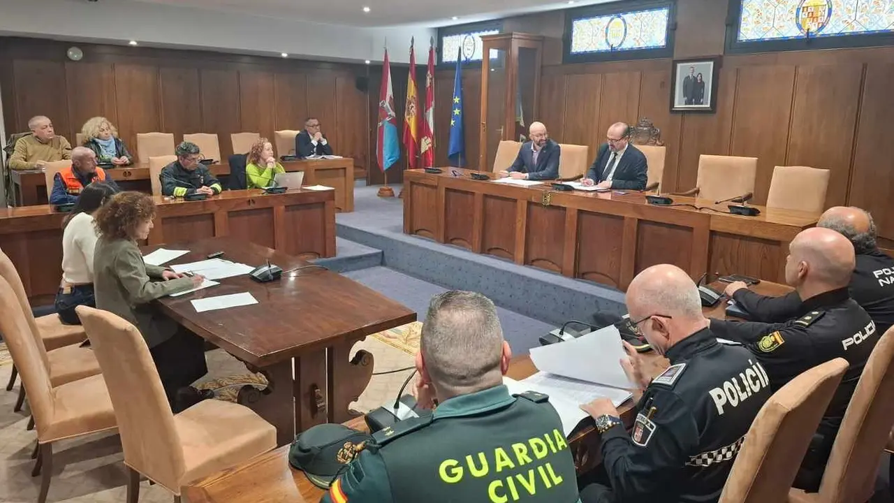 Imagen de la reunión de la junta de seguridad en Ponferrada.