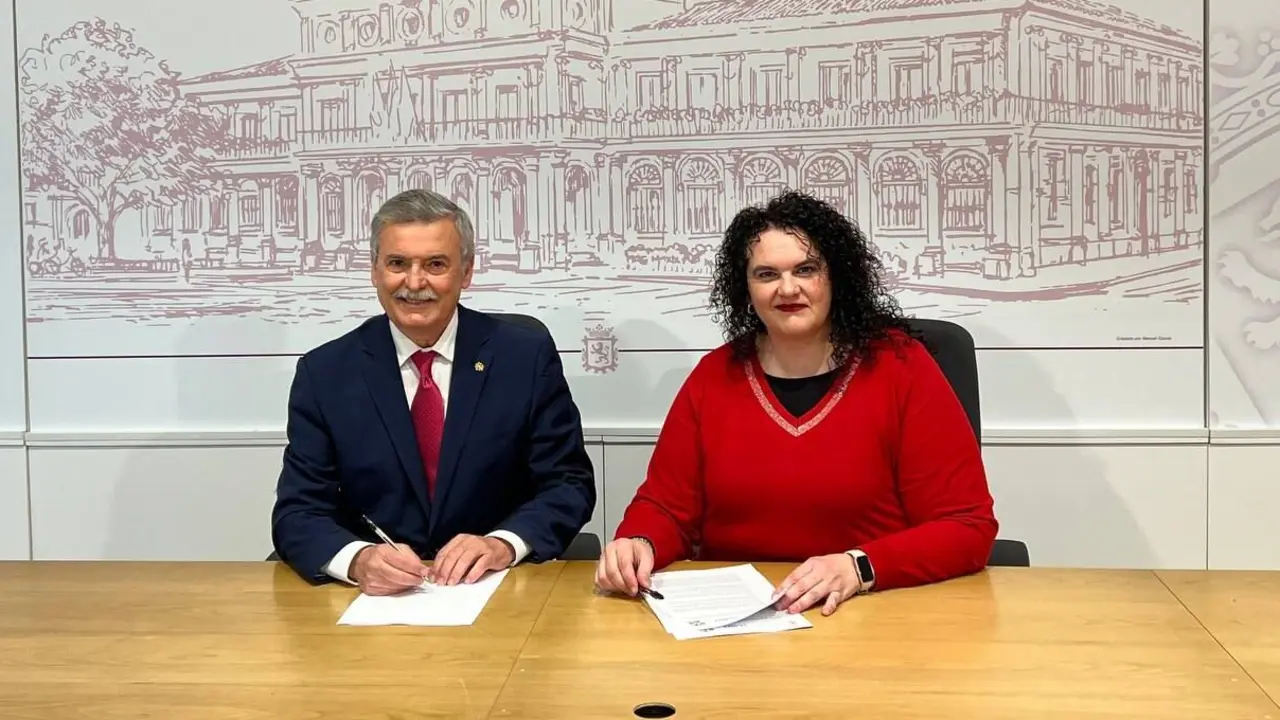 Firma convenio Colegio Odontólogos.