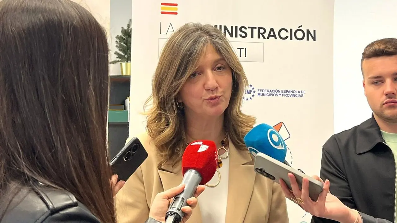 La rectora de la ULE, Nuria González en la presentación del proyecto.