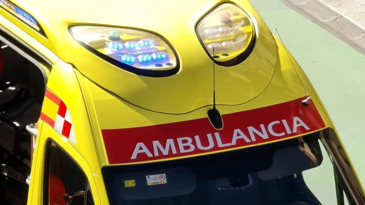 Imagen de una ambulancia de Emergencias Sacyl.