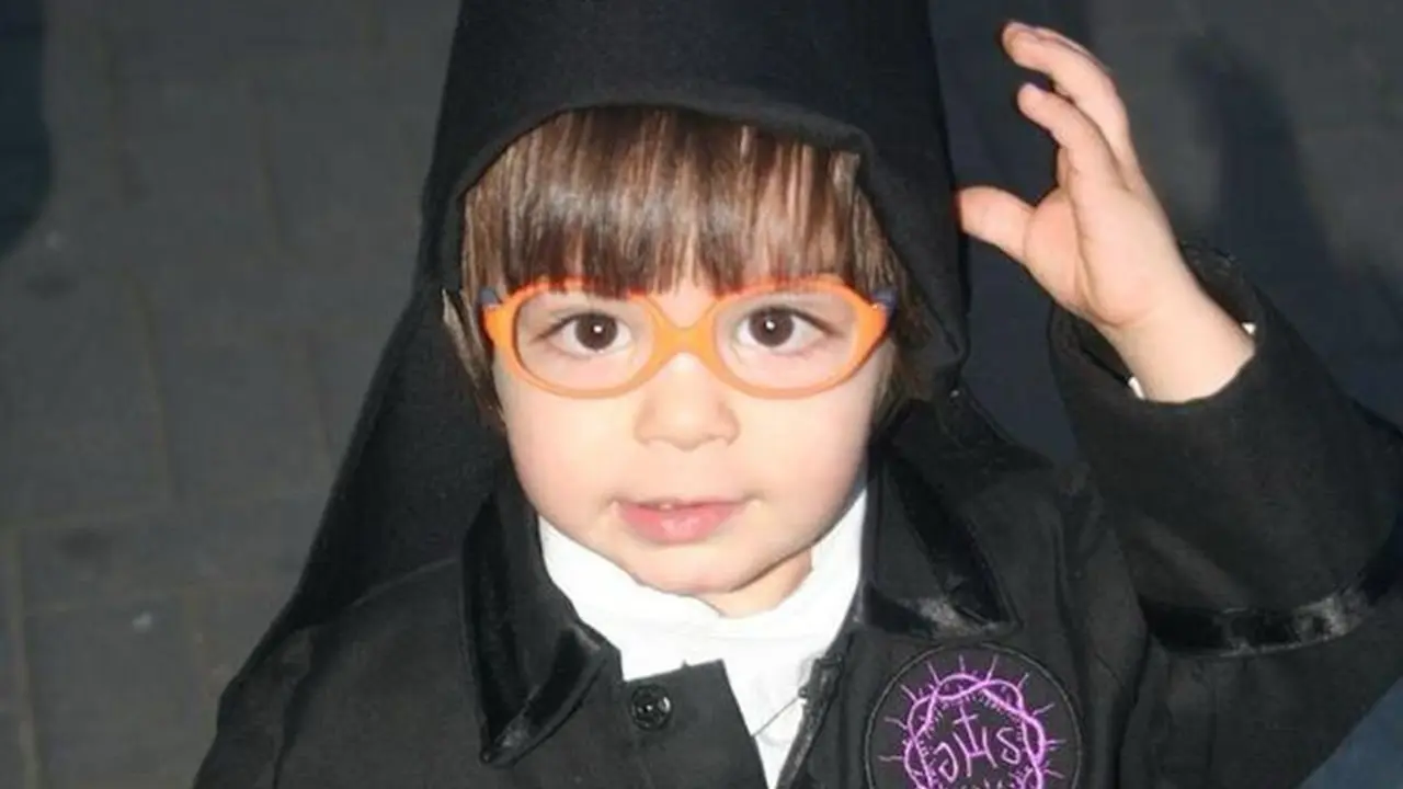Luca en uno de sus primeros años como cofrade.