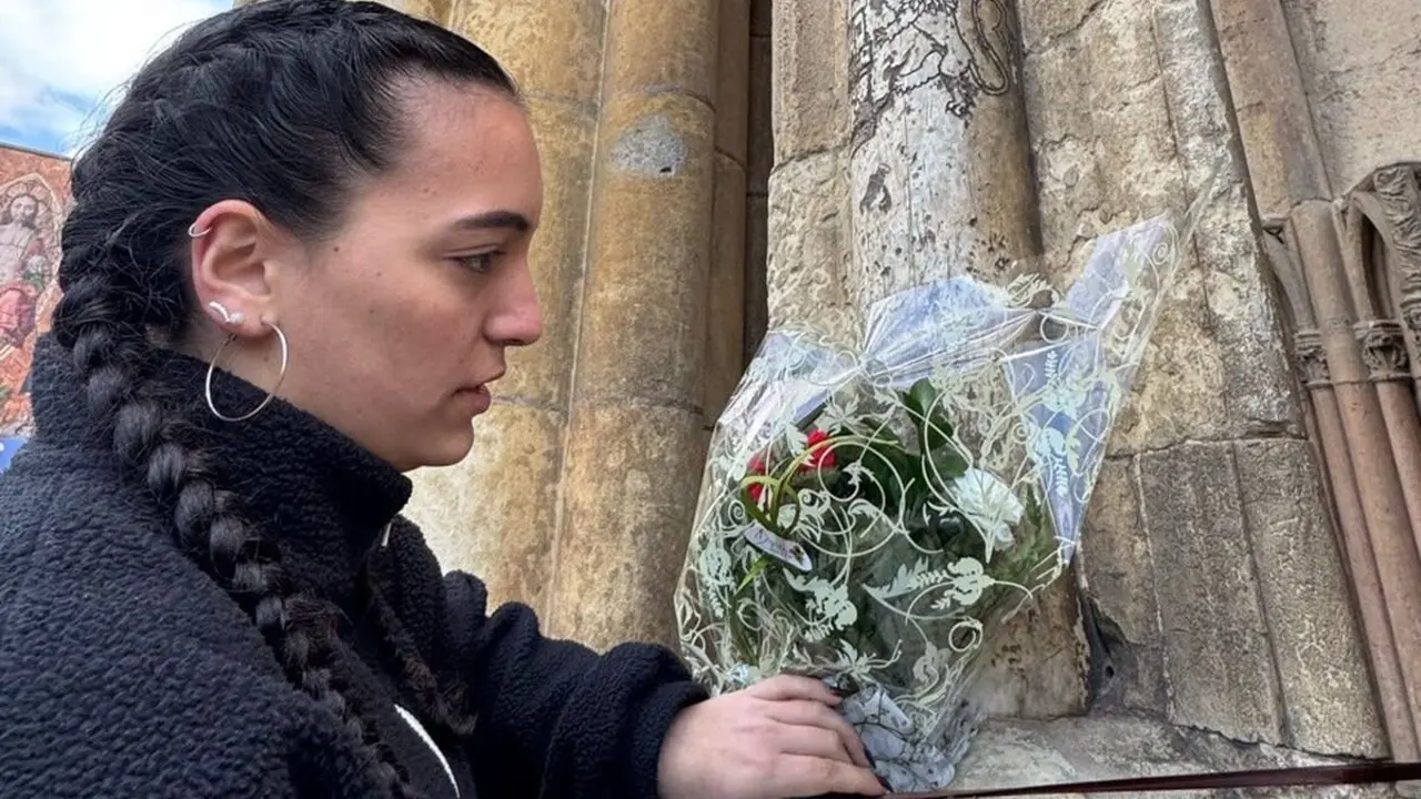 El Obispo Luis Ángel recibe en el Obispado a los internos del Centro Penitenciario de León y su Centro de Inserción Social que participarán en la Procesión del Perdón.