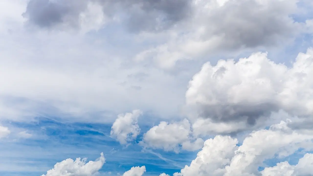 La Aemet anticipa un Jueves Santo sin lluvias significativas, aunque con cielos cambiantes.
