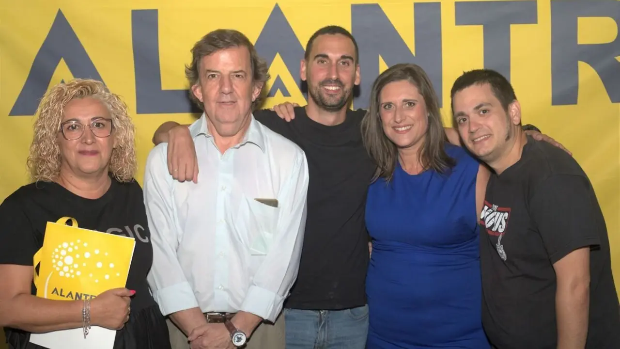 Foto de atchivo del acto de presentación de Alantre, formación política que reivindica la autonomía leonesa y la recuperación de la tradición de los concejos.
