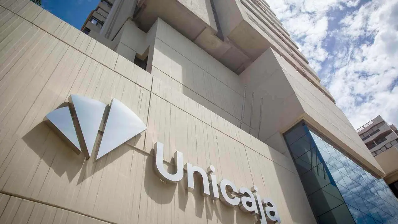 Unicaja Banco apuesta por la formación de su plantilla.