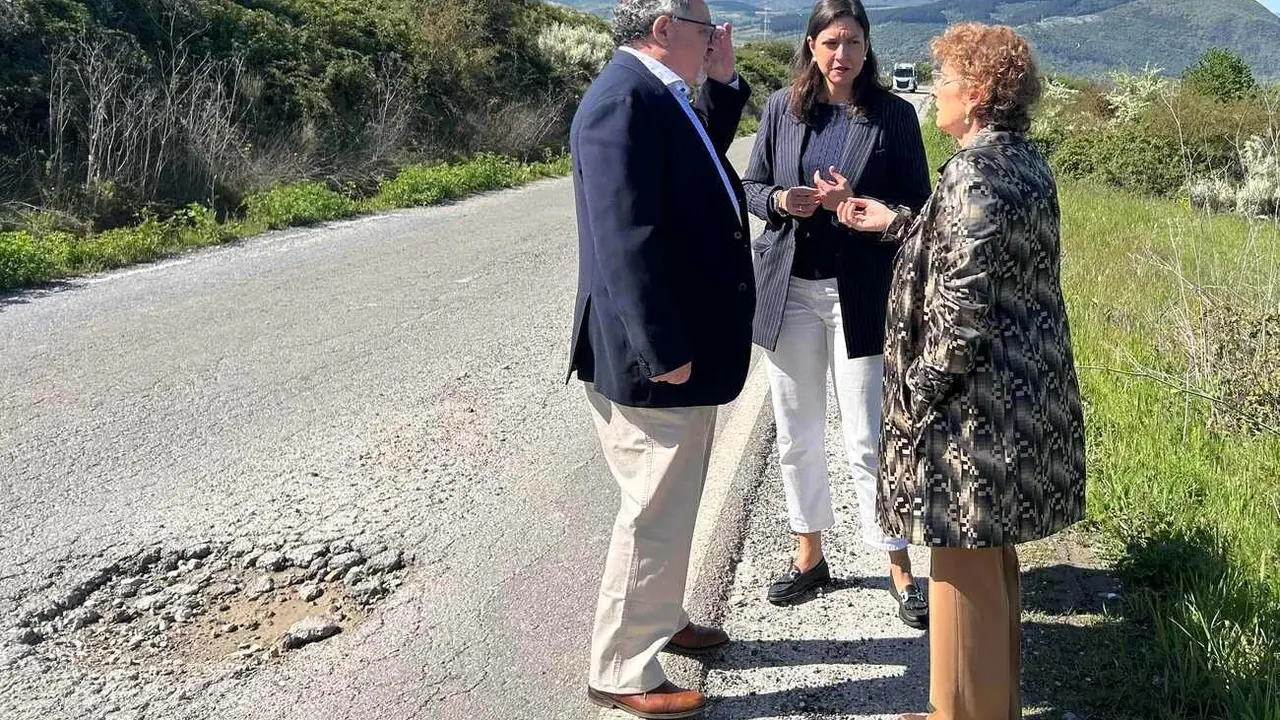 Imagen del acceso que ahora se mejorará debido a las carencias que presenta.