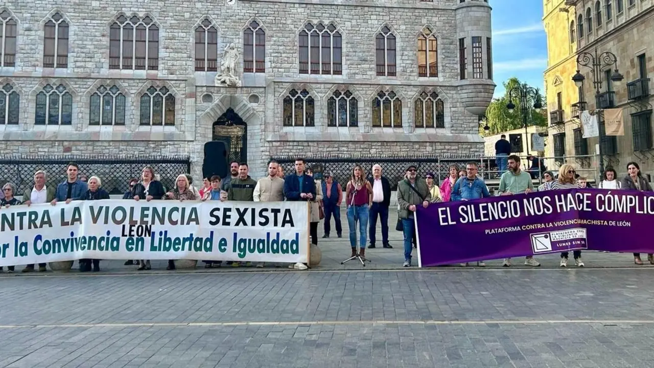 Nueva jornada de Los Lunes sin sol organizada por la Plataforma Contra la Violencia Machista de León.