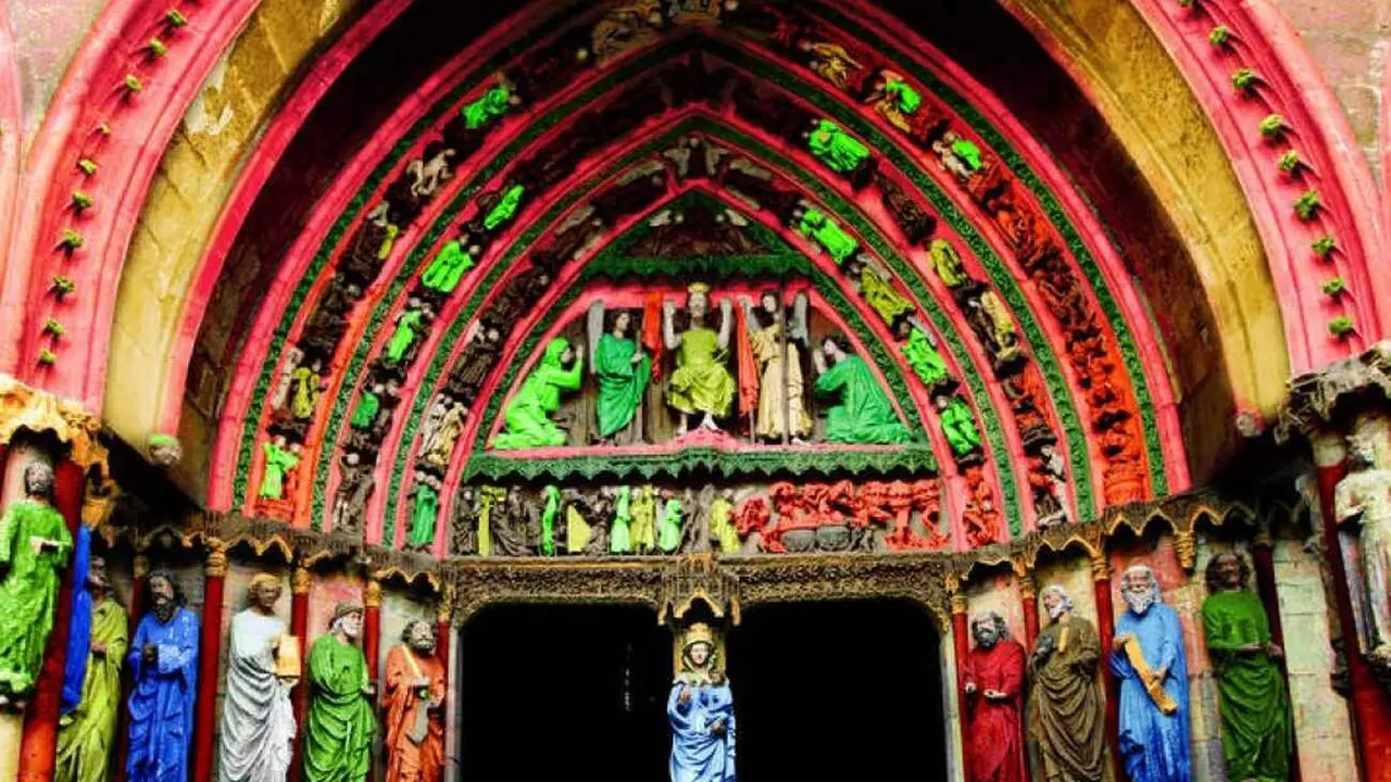 La Catedral se convierte en un gran escenario cargado de luz y color.
