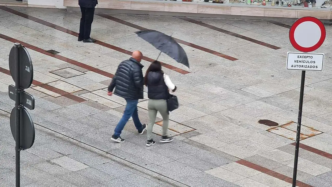 Imagen de archivo de un día de lluvia en León.