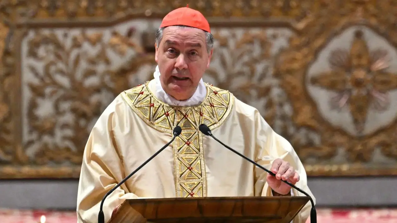 El purpurado asturiano presidió la octava misa de los Novendiali en la basílica de San Pedro.