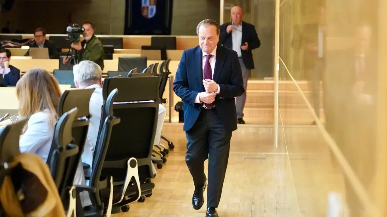 El presidente del Consejo de Cuentas de Castilla y León, Mario Amilivia, presenta el informe de ‘Fiscalización de los expedientes justificados al Fondo de Compensación Interterritorial’, ejercicio 2022, y el informe de seguimiento de las recomendaciones, ejercicio 2023. Foto: Leticia Pérez.